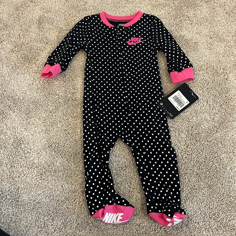 Nike sleeper 6m